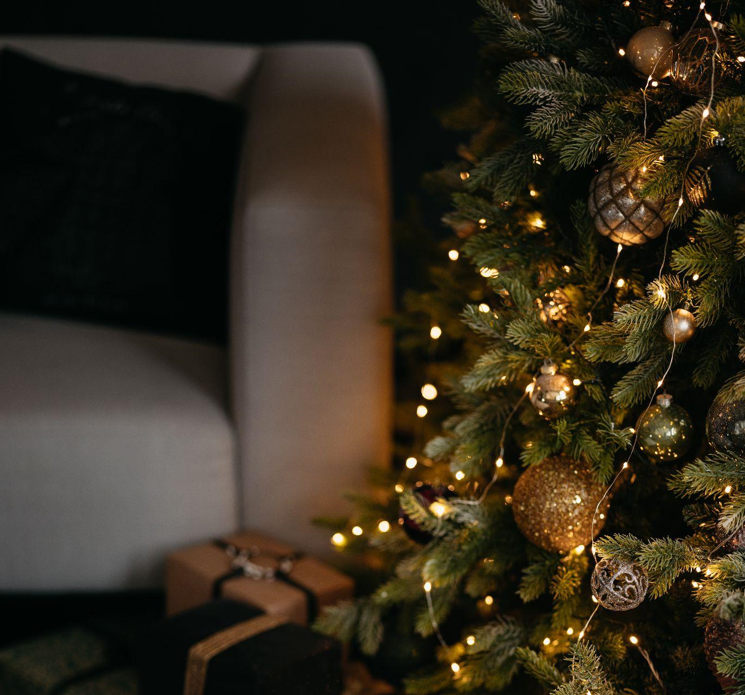 The Art and Aesthetics of Decorating a Green Artificial Christmas Tree