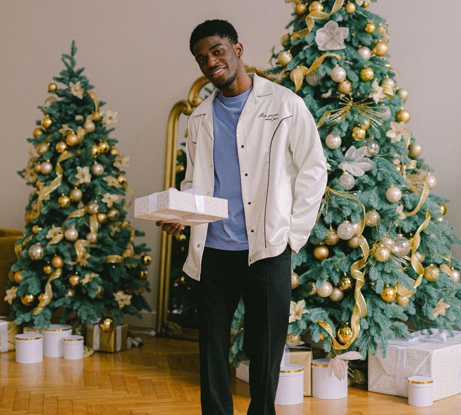 How to Choose the Perfect Christmas Tree Skirt